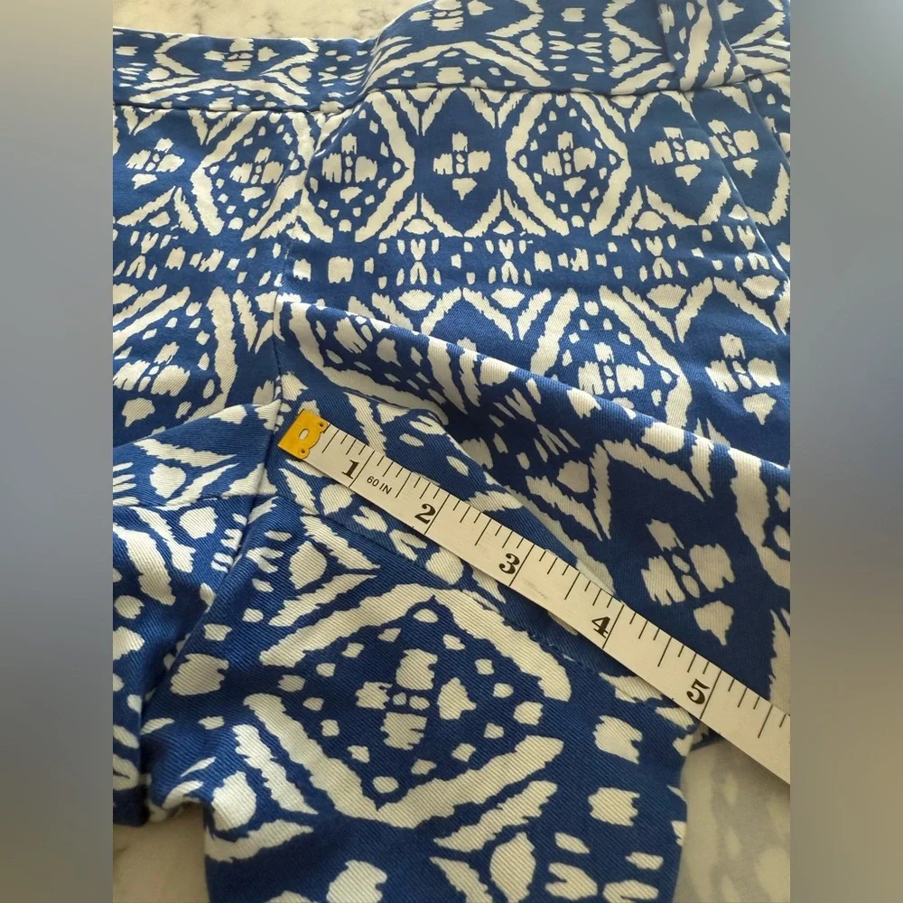 J. Crew Blue and White Cotton Chino Side Zip‎ 5'' inseam Shorts City Fit- 6